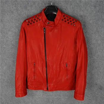 роскошная новая куртка из дубленой овчины высокого качества 2023 года.байкерское пальто в стиле панк с заклепками.Крутая мужская красная одежда из натуральной кожи.